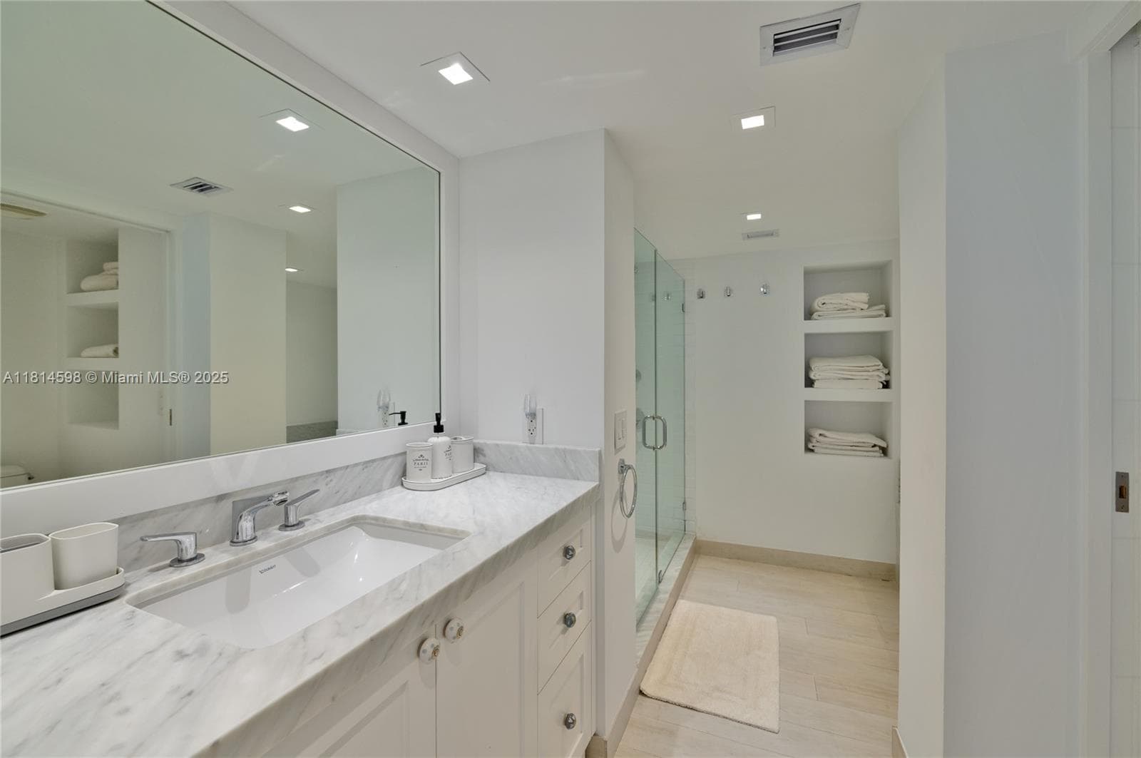 101 Crandon Blvd 480 photo 16