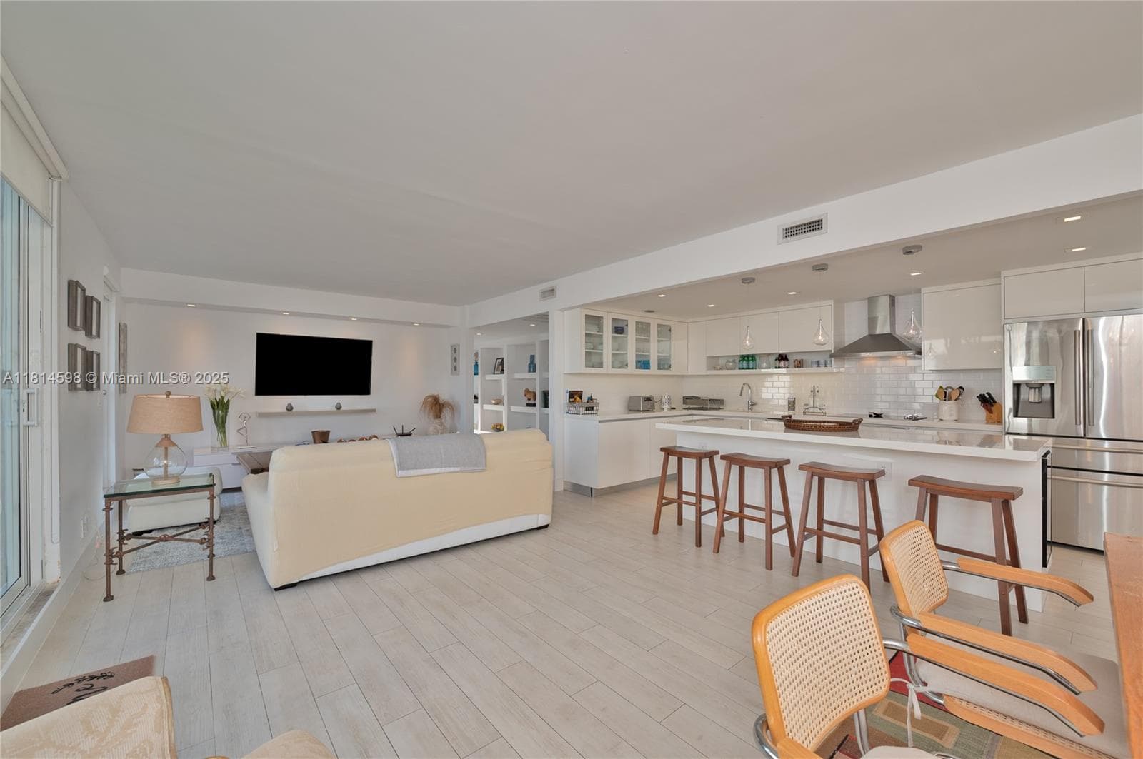 101 Crandon Blvd 480 photo 1