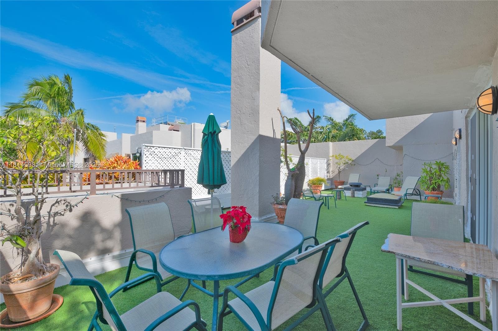101 Crandon Blvd 480 photo 11