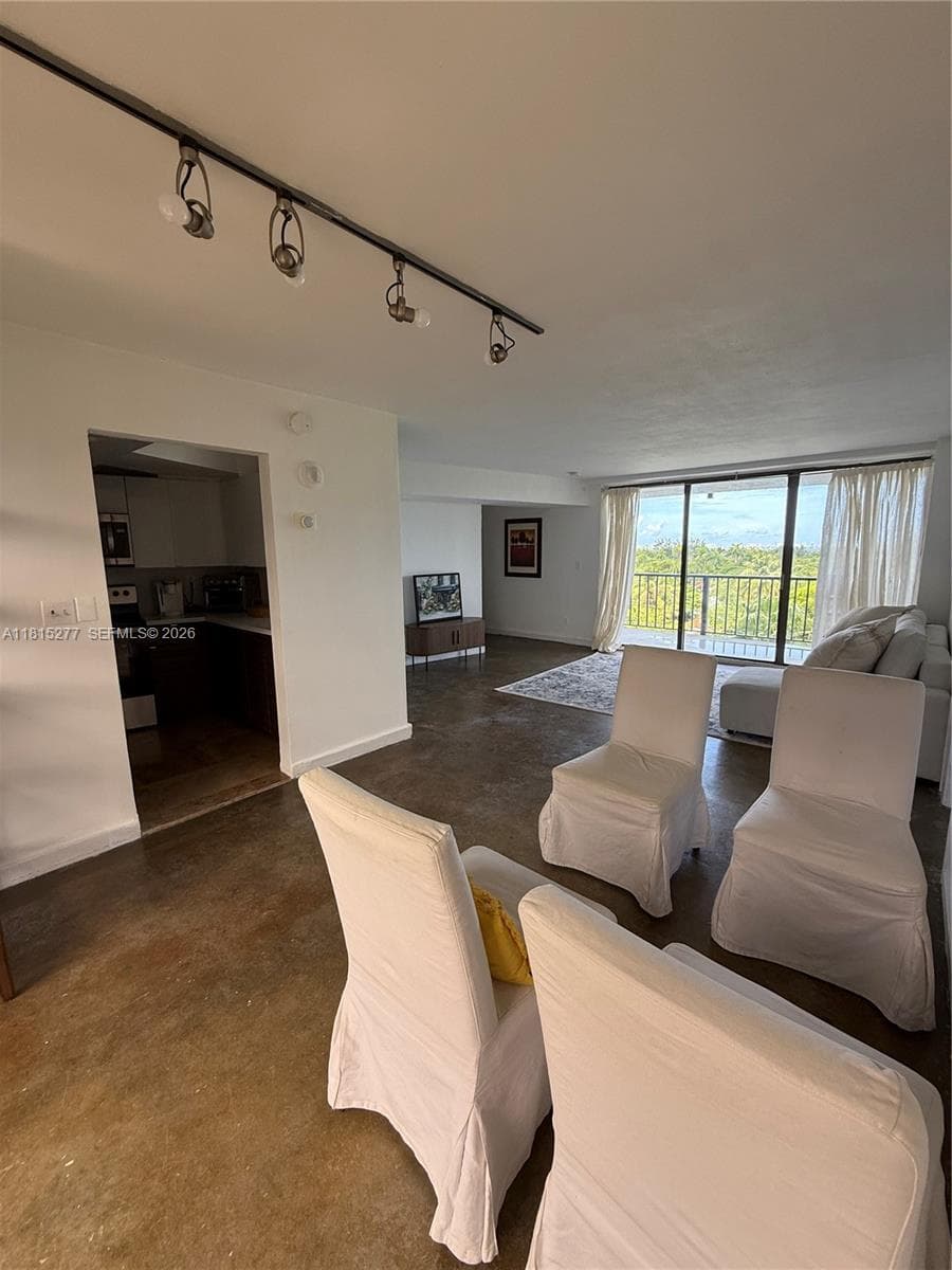 5701 Biscayne Blvd 701 photo 14