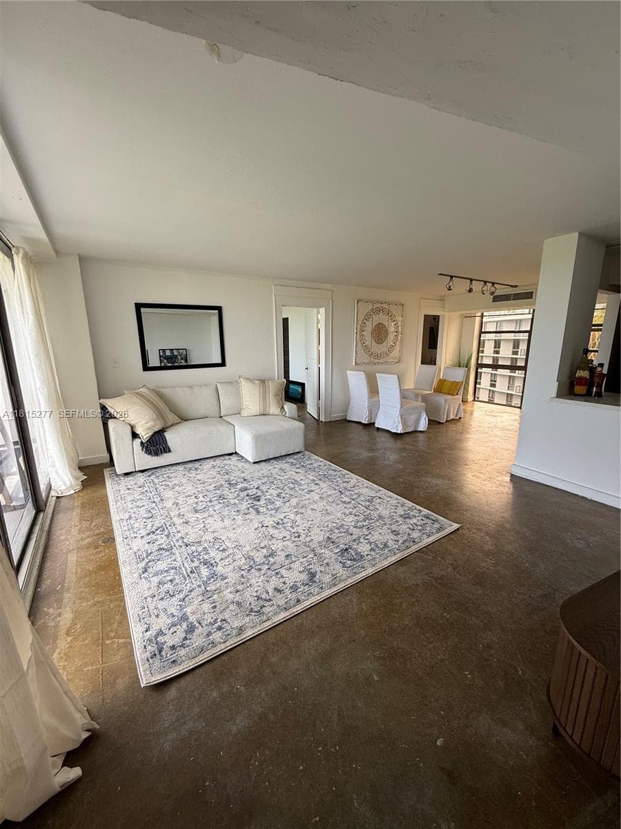 5701 Biscayne Blvd 701 photo 11