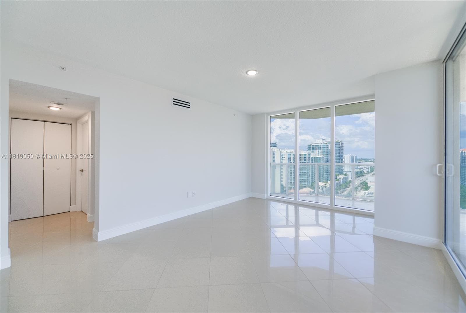 16699 Collins Ave 2107 photo 11