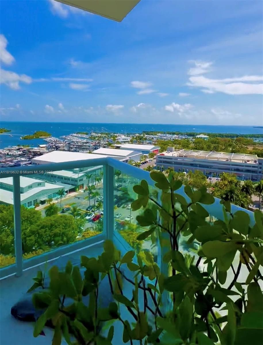 2645 S Bayshore Dr 1403 photo 3