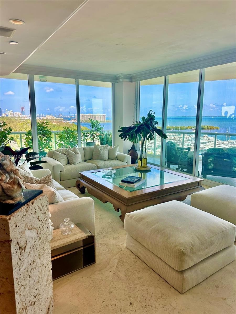 2645 S Bayshore Dr 1403 photo 1
