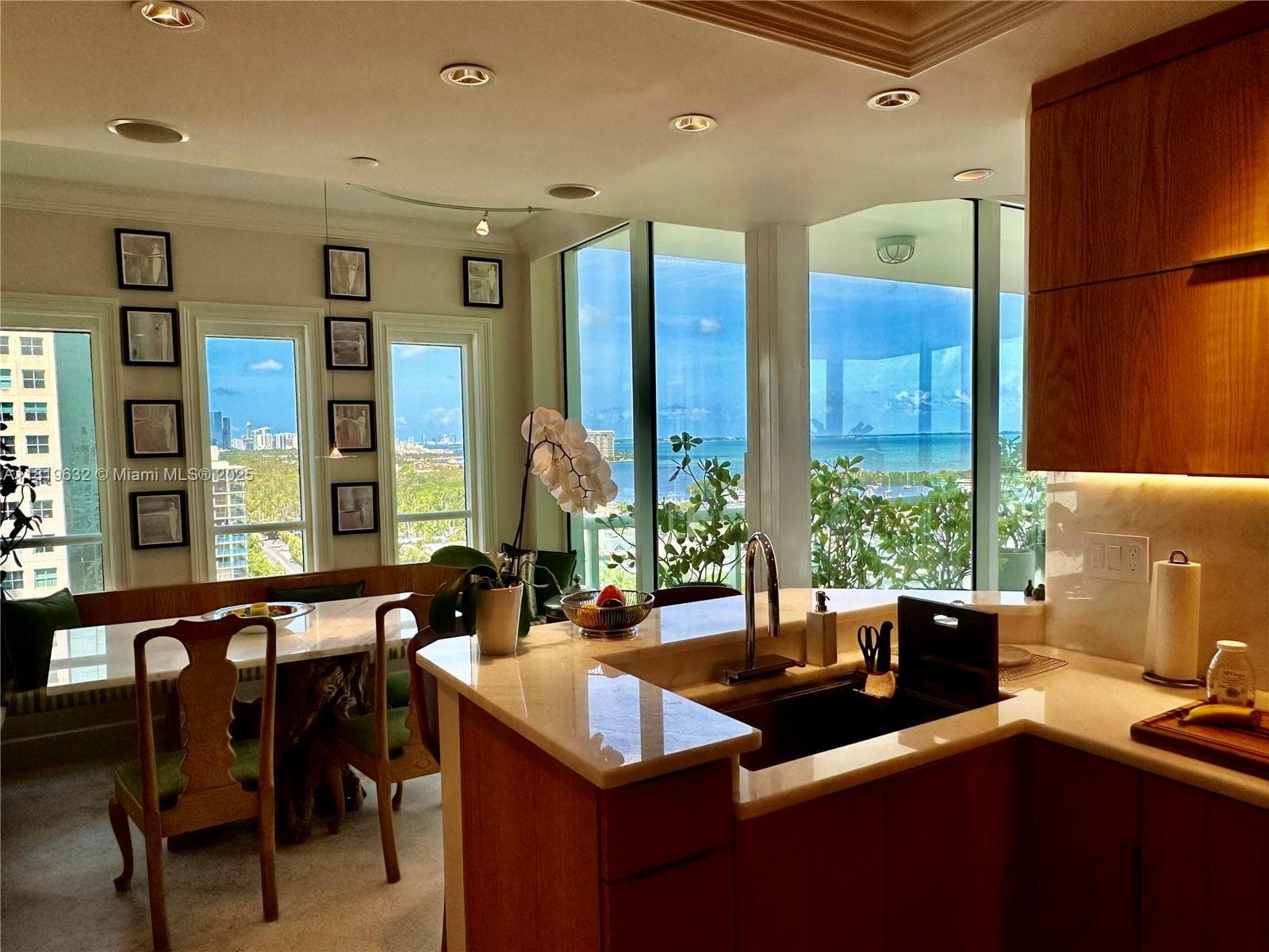 2645 S Bayshore Dr 1403 photo 10