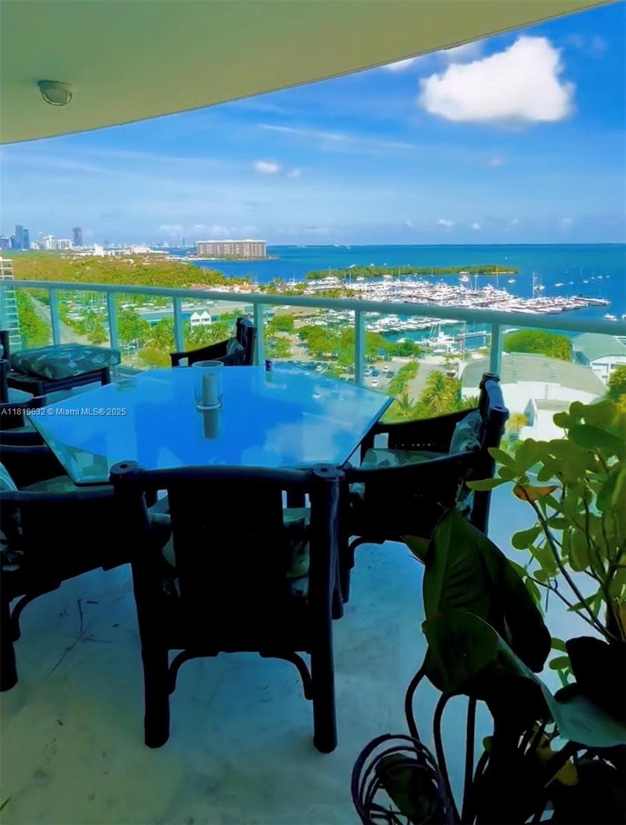 2645 S Bayshore Dr 1403 photo 4