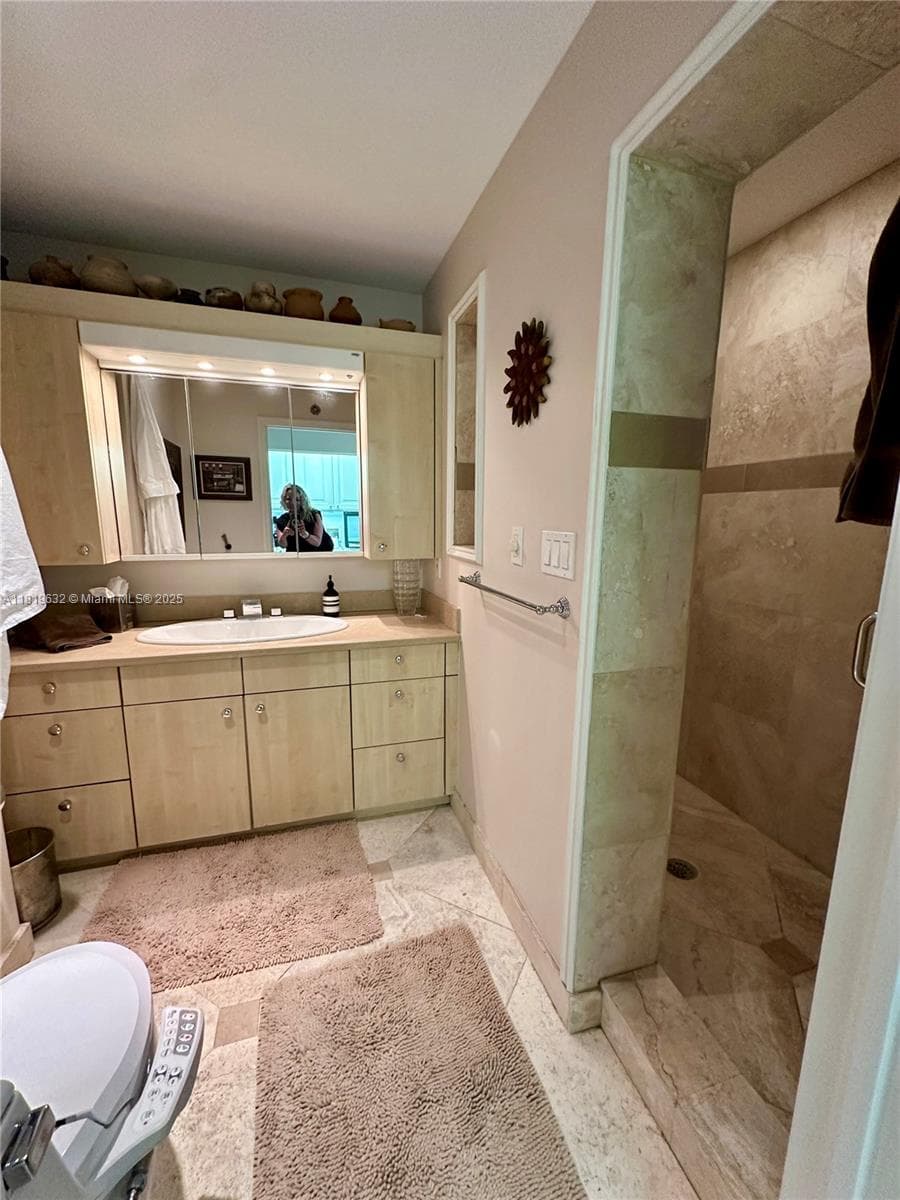 2645 S Bayshore Dr 1403 photo 25