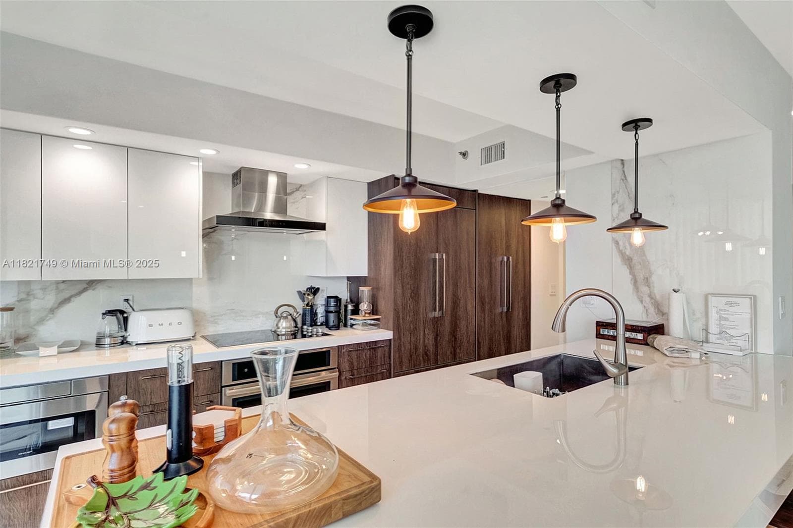 16425 Collins Ave 311 photo 13