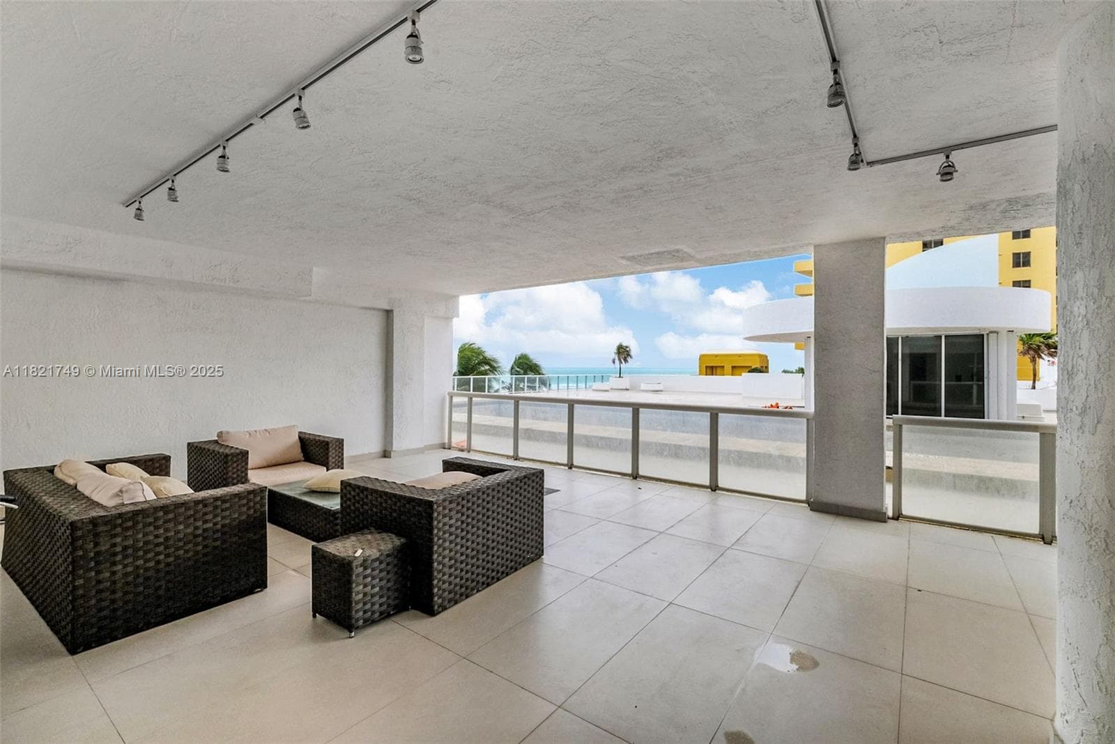 16425 Collins Ave 311 photo 17
