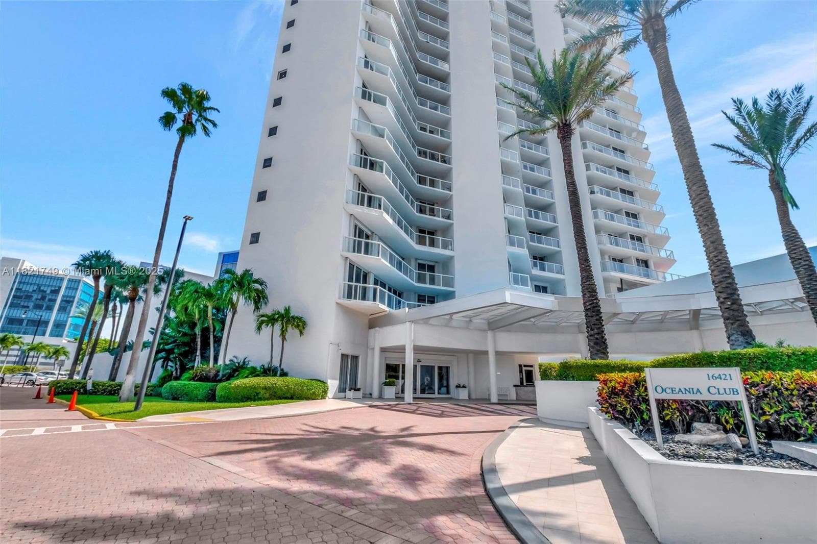 16425 Collins Ave 311 photo 1