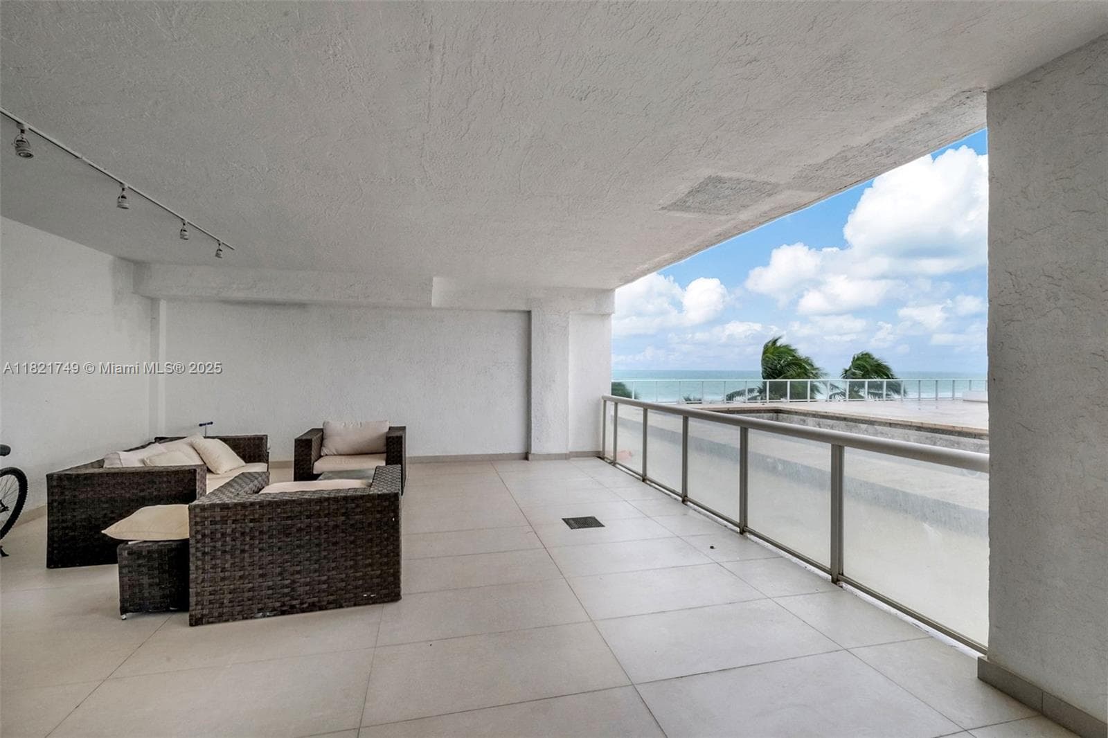 16425 Collins Ave 311 photo 20