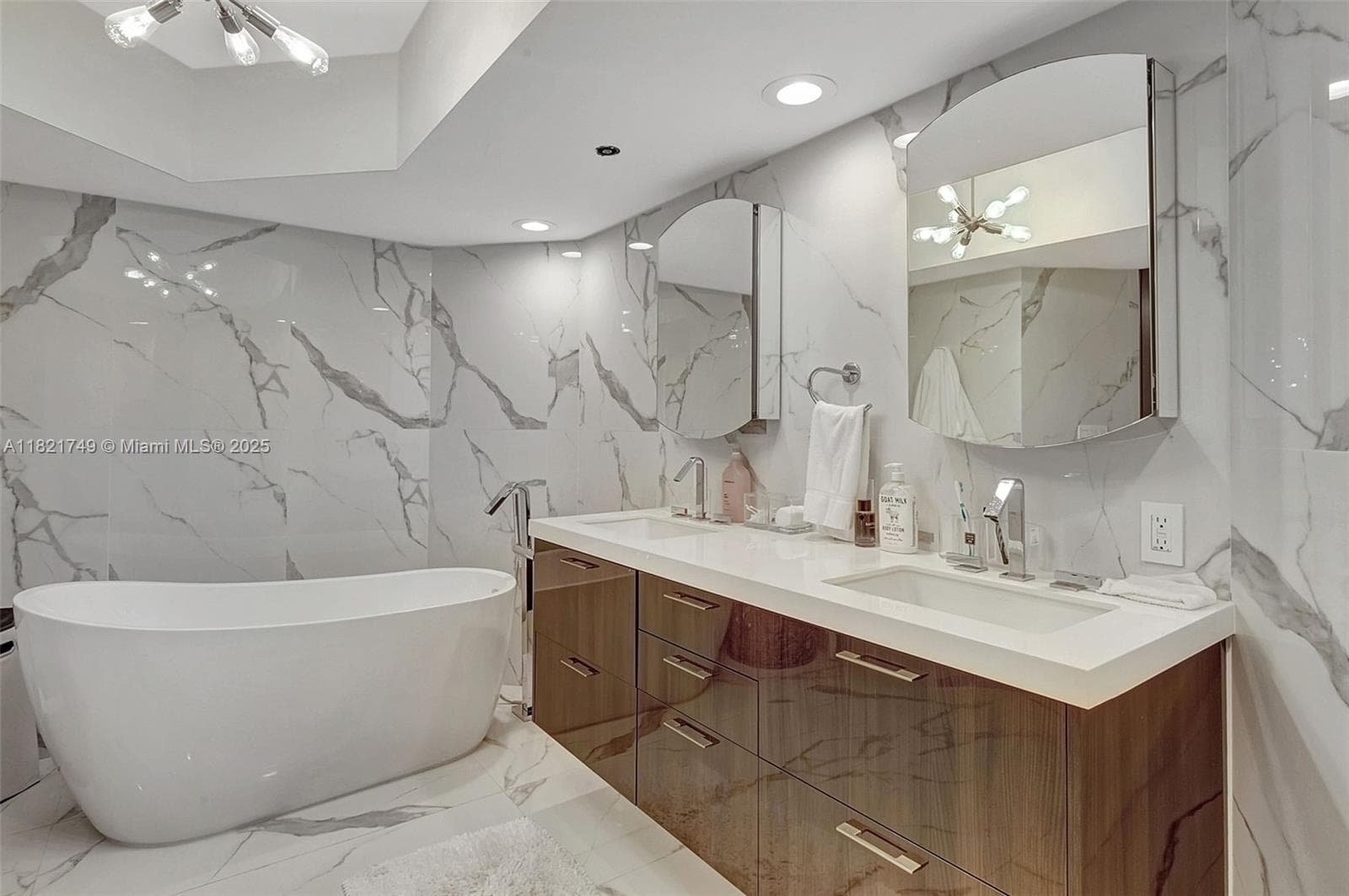 16425 Collins Ave 311 photo 24