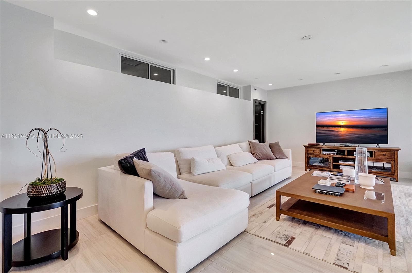 16425 Collins Ave 311 photo 8