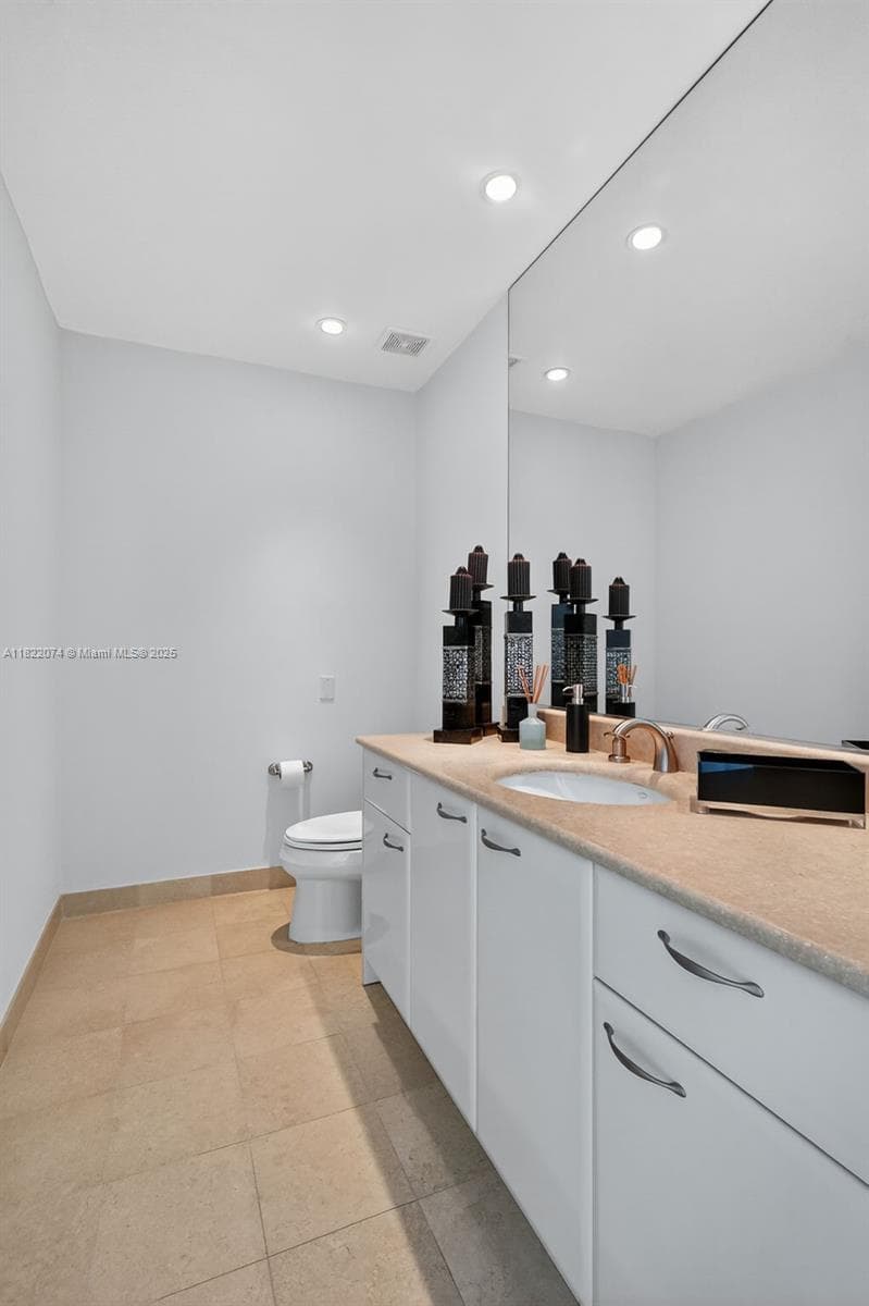 20155 NE 38th Ct 2201 photo 23