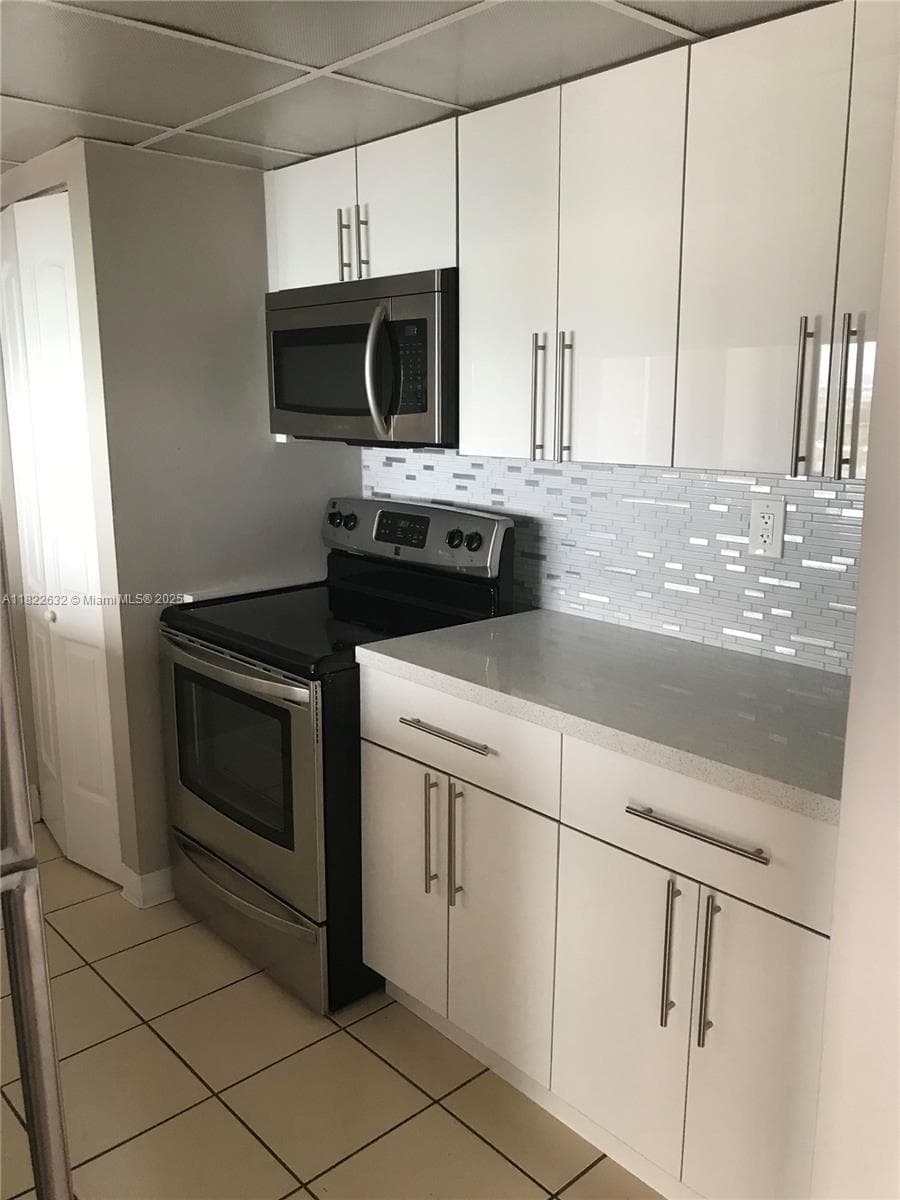 7601 E Treasure Dr 2114 photo 2
