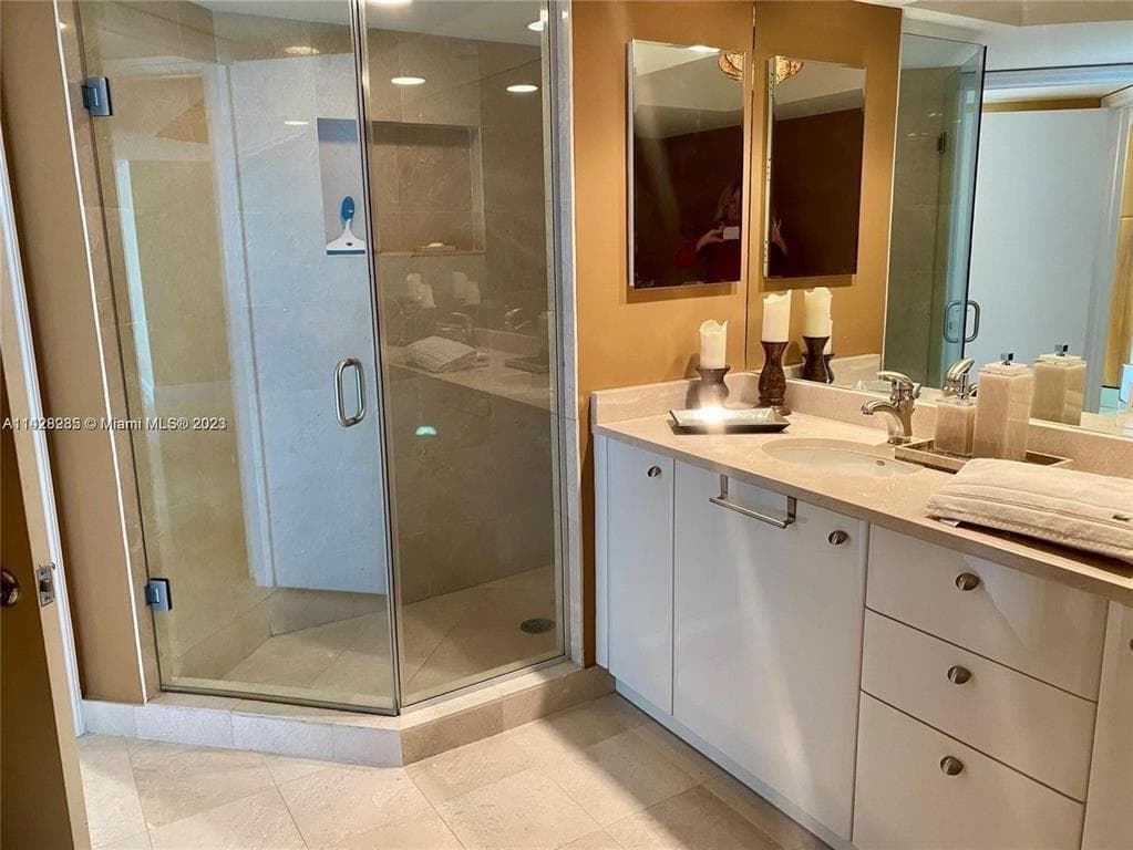 16500 Collins Avenue 2052 photo 22