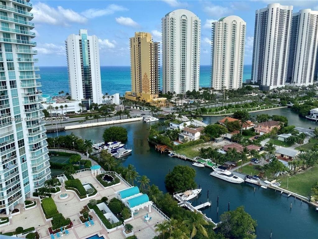 16500 Collins Avenue 2052 photo 3