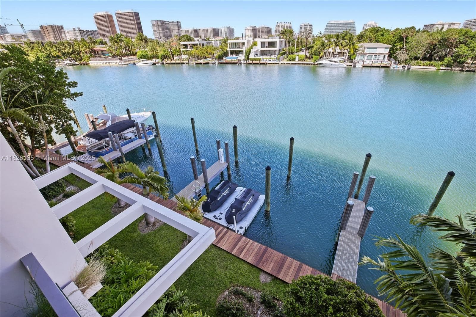 9261 E Bay Harbor Dr 404 photo 22