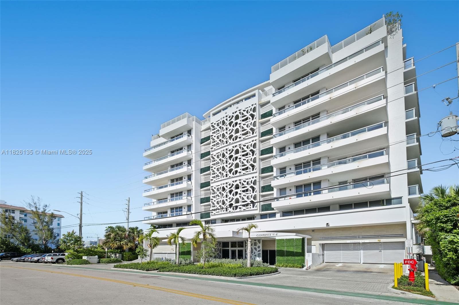 9261 E Bay Harbor Dr 404 photo 1