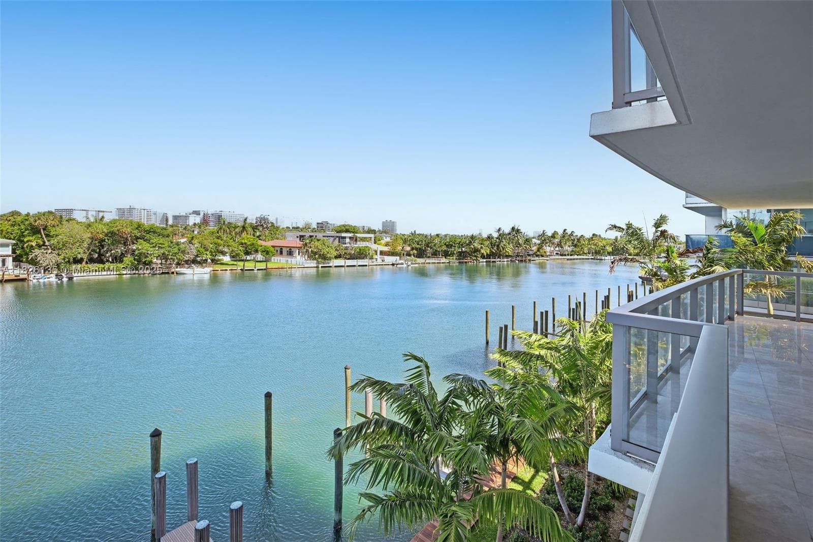 9261 E Bay Harbor Dr 404 photo 15