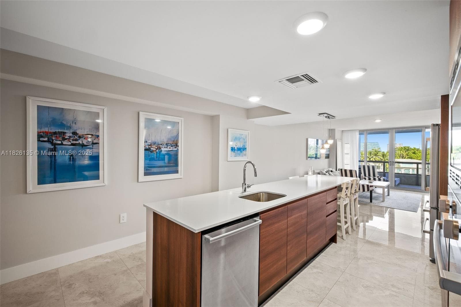 9261 E Bay Harbor Dr 404 photo 4