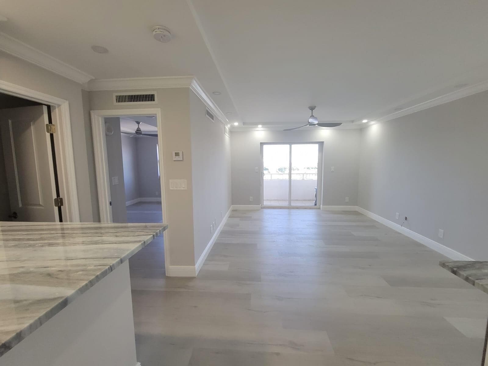 200 S Birch Road 1205 photo 2