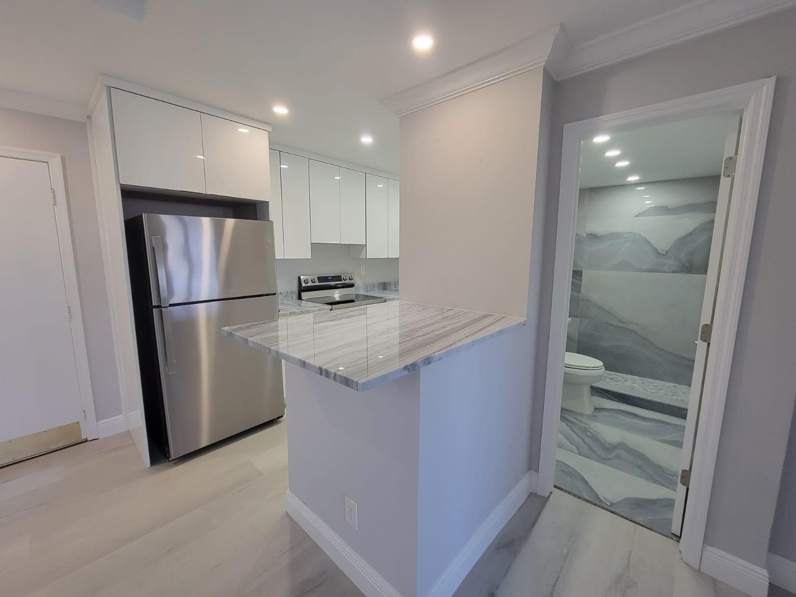 200 S Birch Road 1205 photo 1