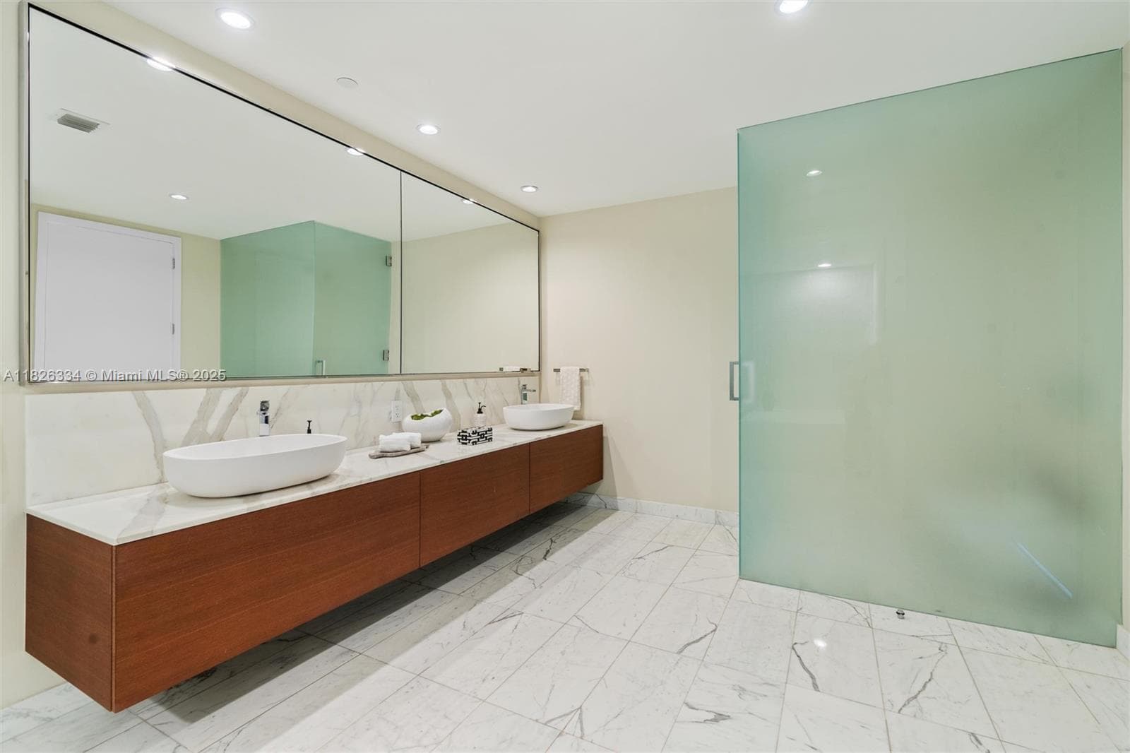 10203 Collins Ave 1603 photo 9