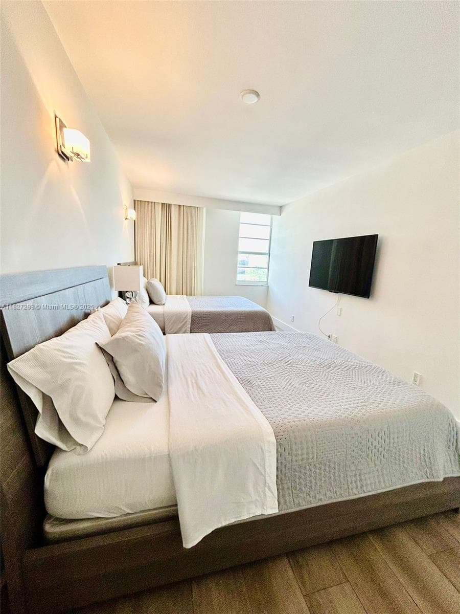 100 Lincoln Rd 1429 photo 6