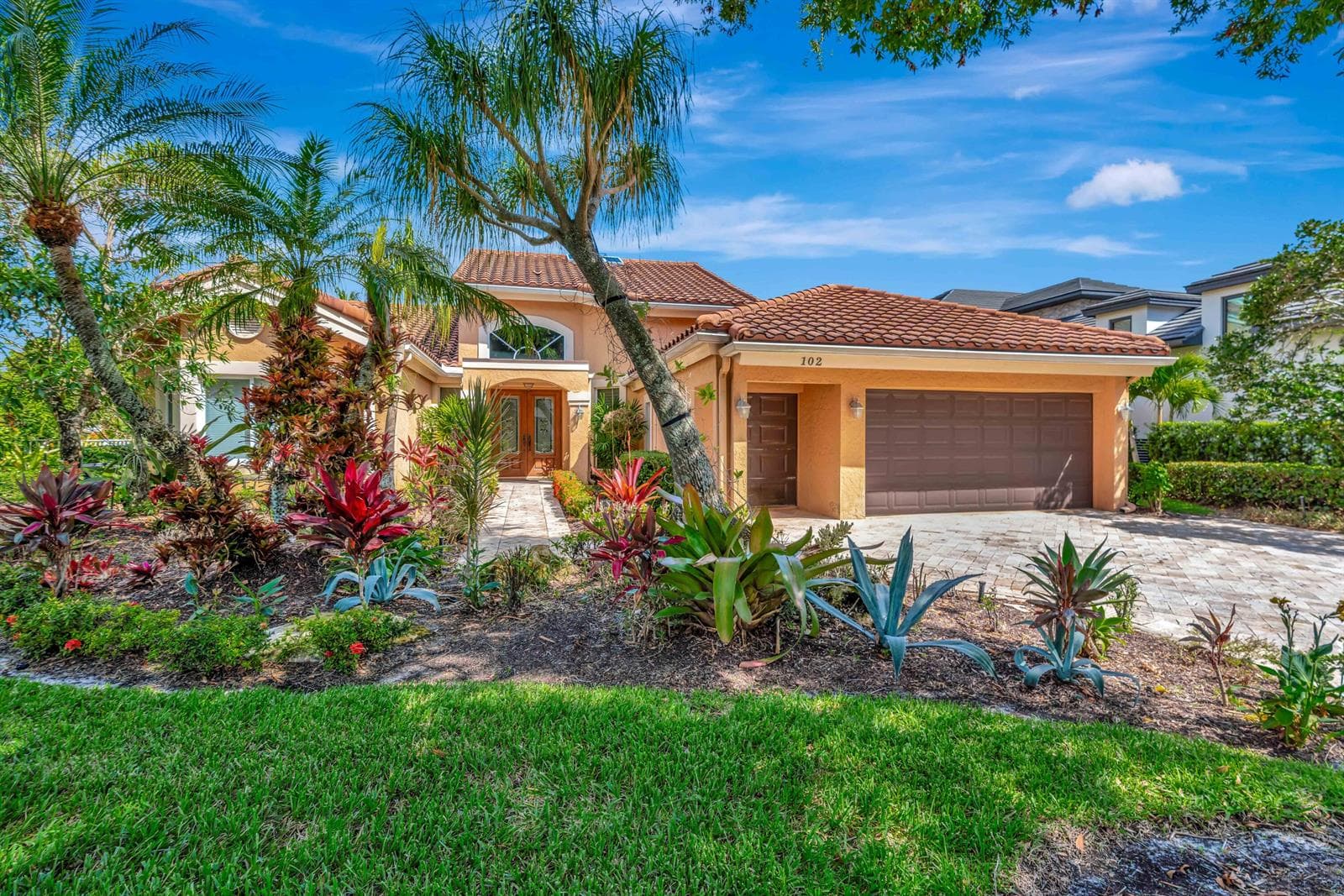 102 Victory Drive photo 2