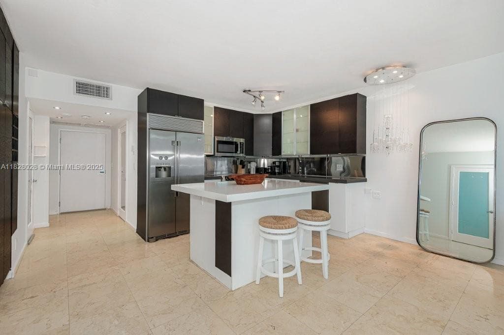 2301 Collins Ave 705 photo 7
