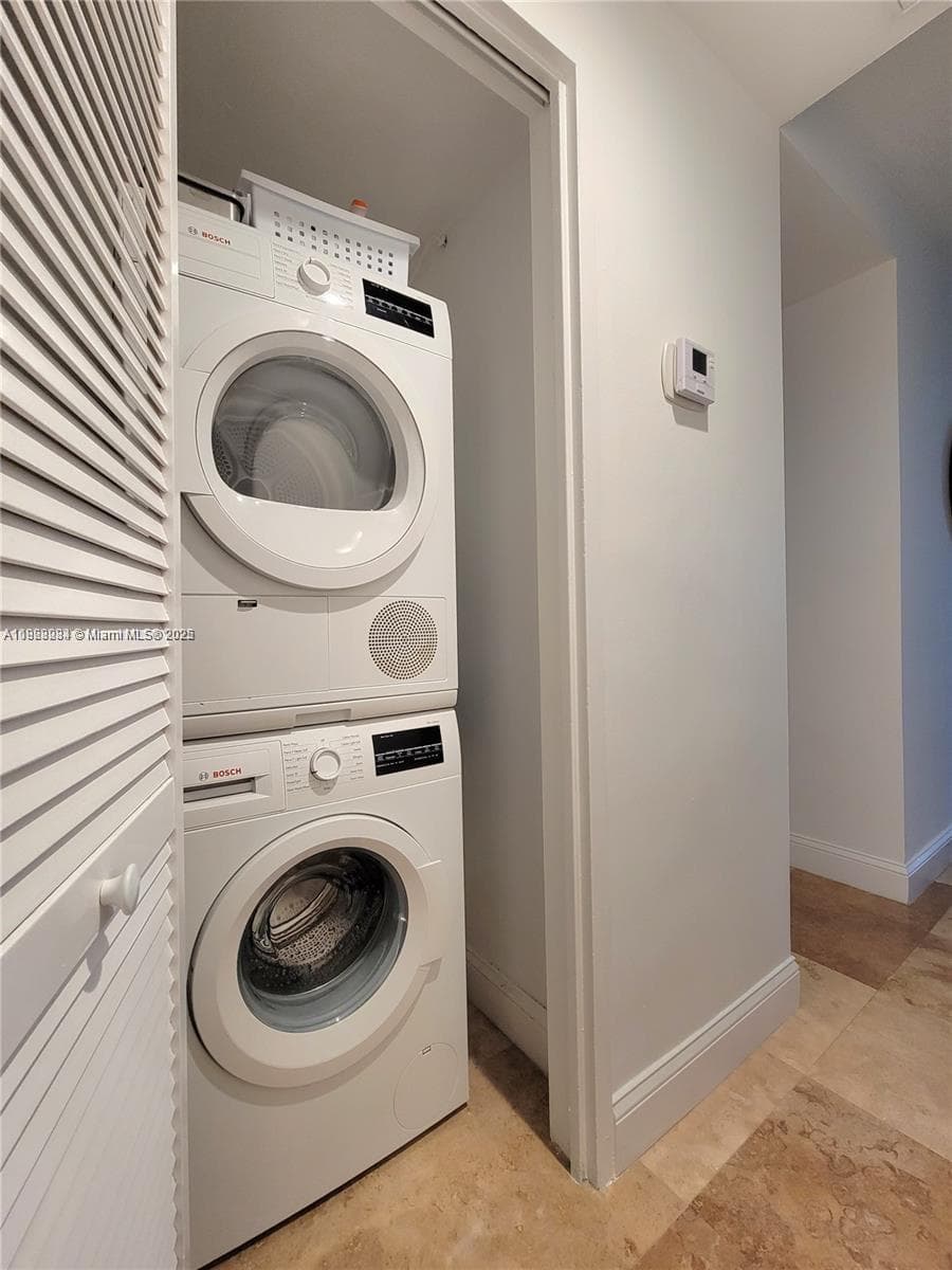 3505 S Ocean Dr 320 photo 17