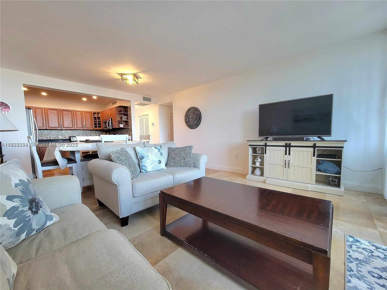 3505 S Ocean Dr 320 photo 5