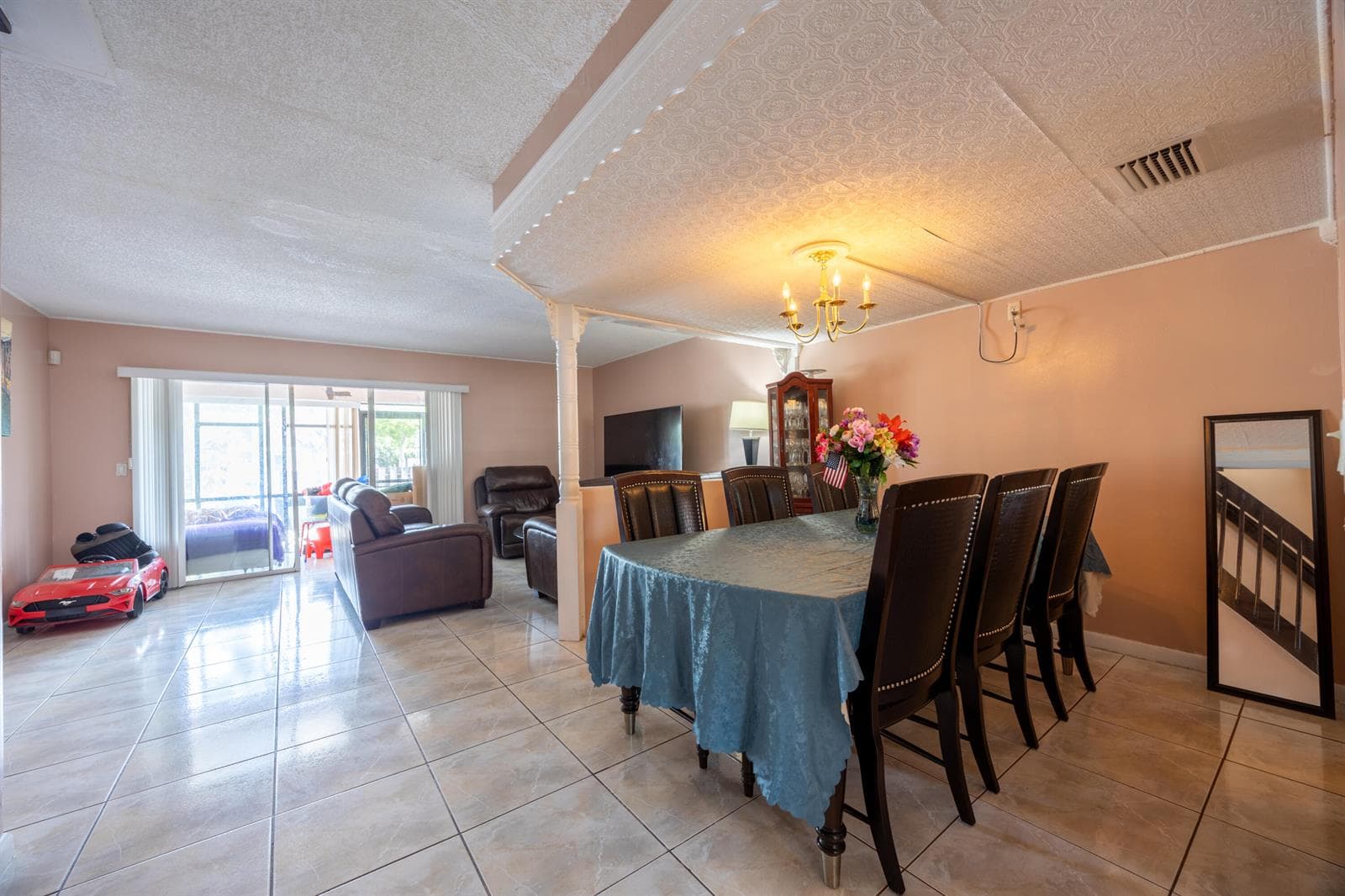5117 W Society Place W C photo 4