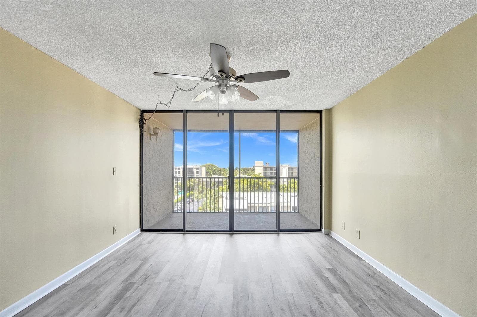 12 Royal Palm Way 6020 photo 6