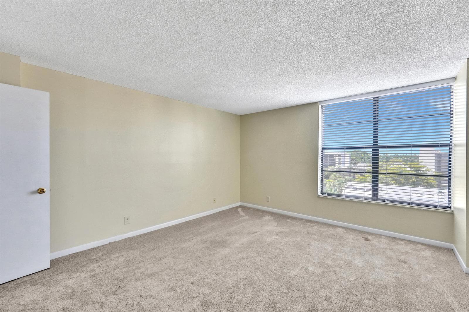 12 Royal Palm Way 6020 photo 16