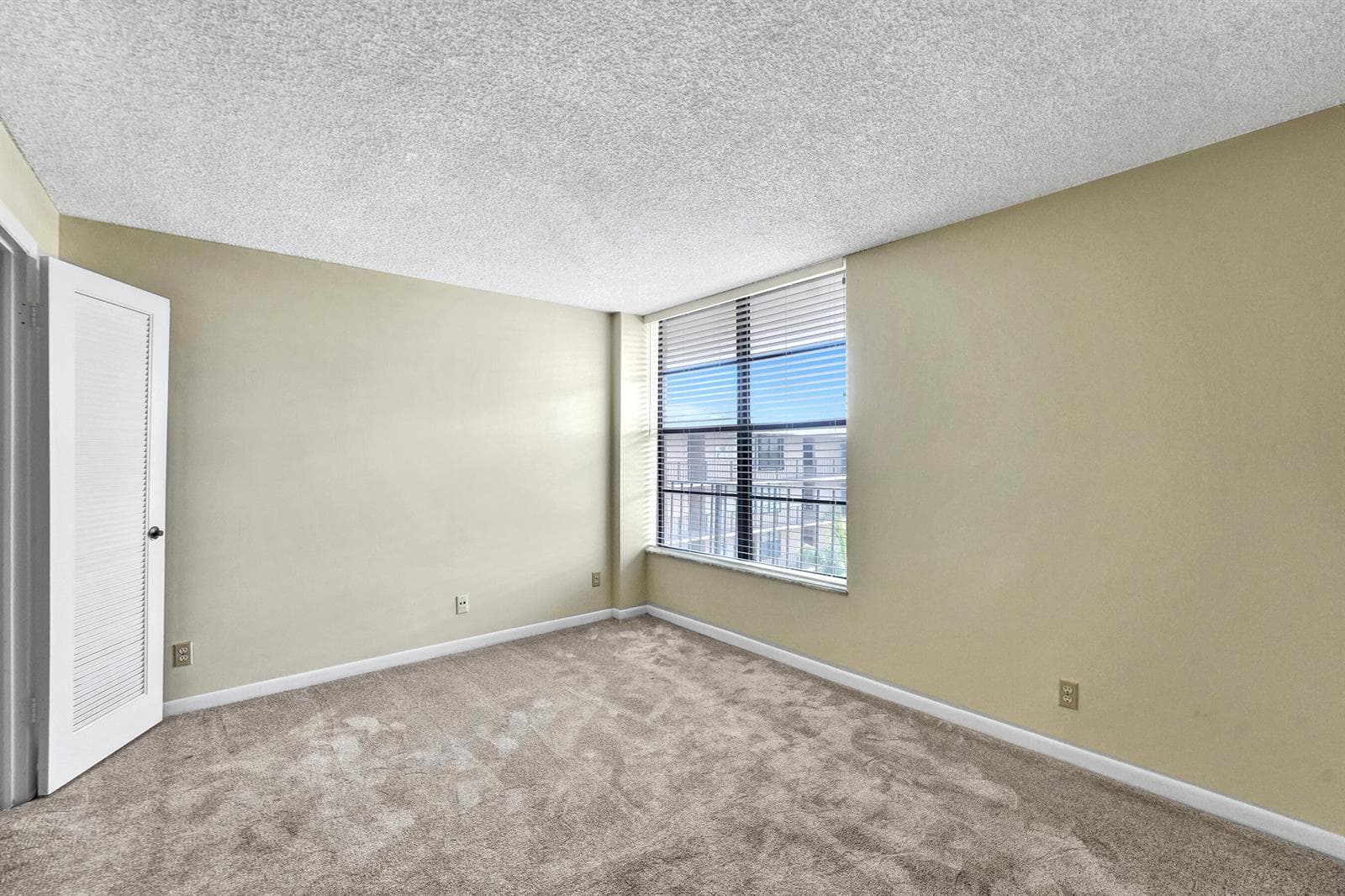 12 Royal Palm Way 6020 photo 21