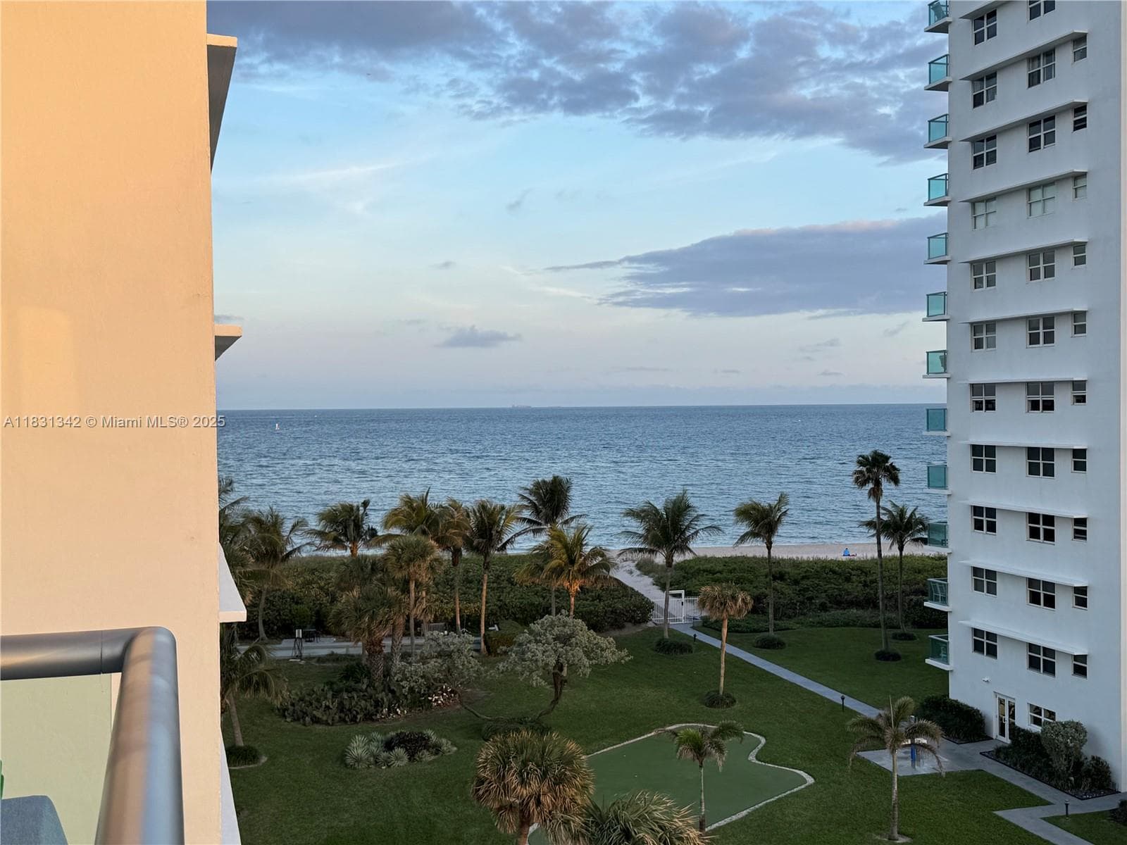 1620 N Ocean Blvd 510 photo 1