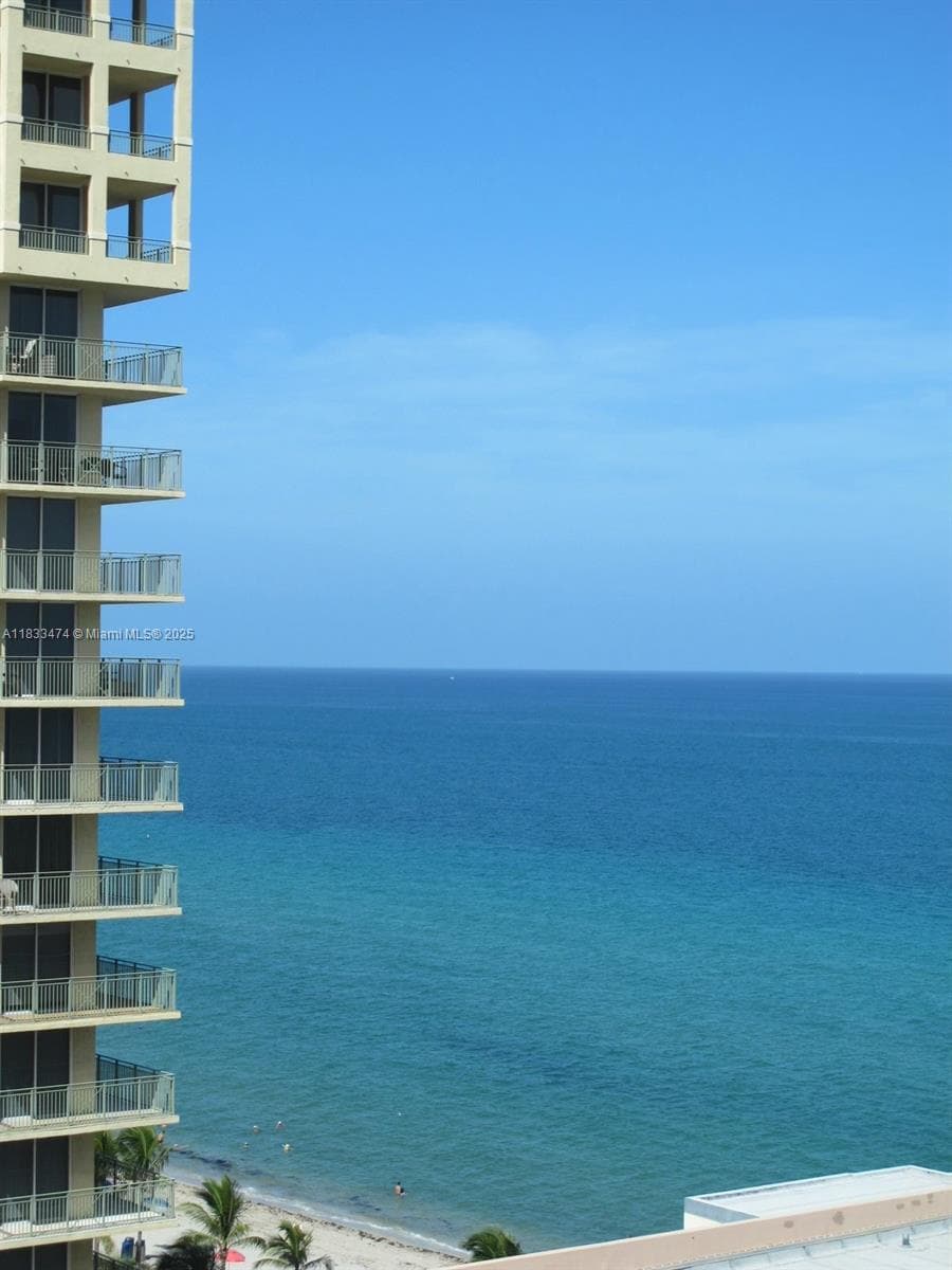 3140 S Ocean Dr 1207 photo 1