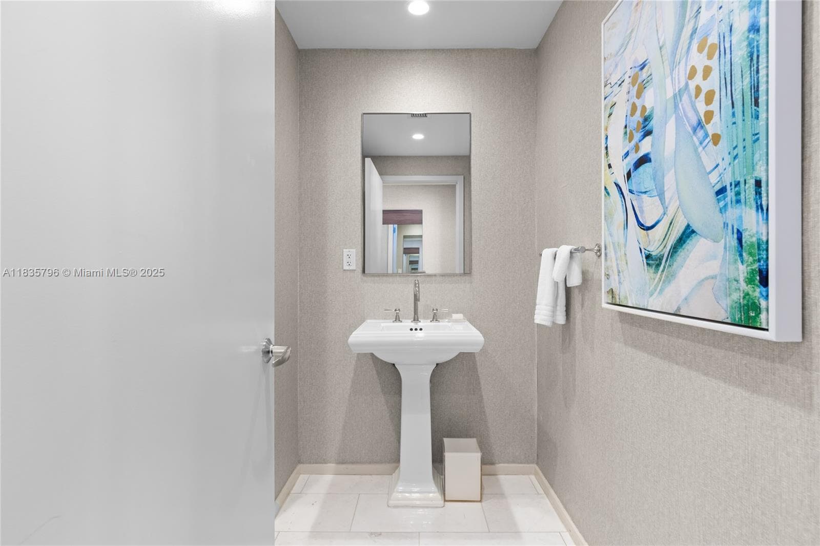 551 N Fort Lauderdale Beach Blvd H1401 photo 25
