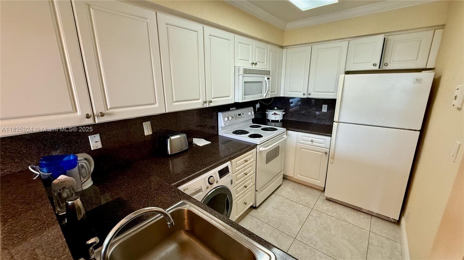 2501 S Ocean Dr 427 photo 2
