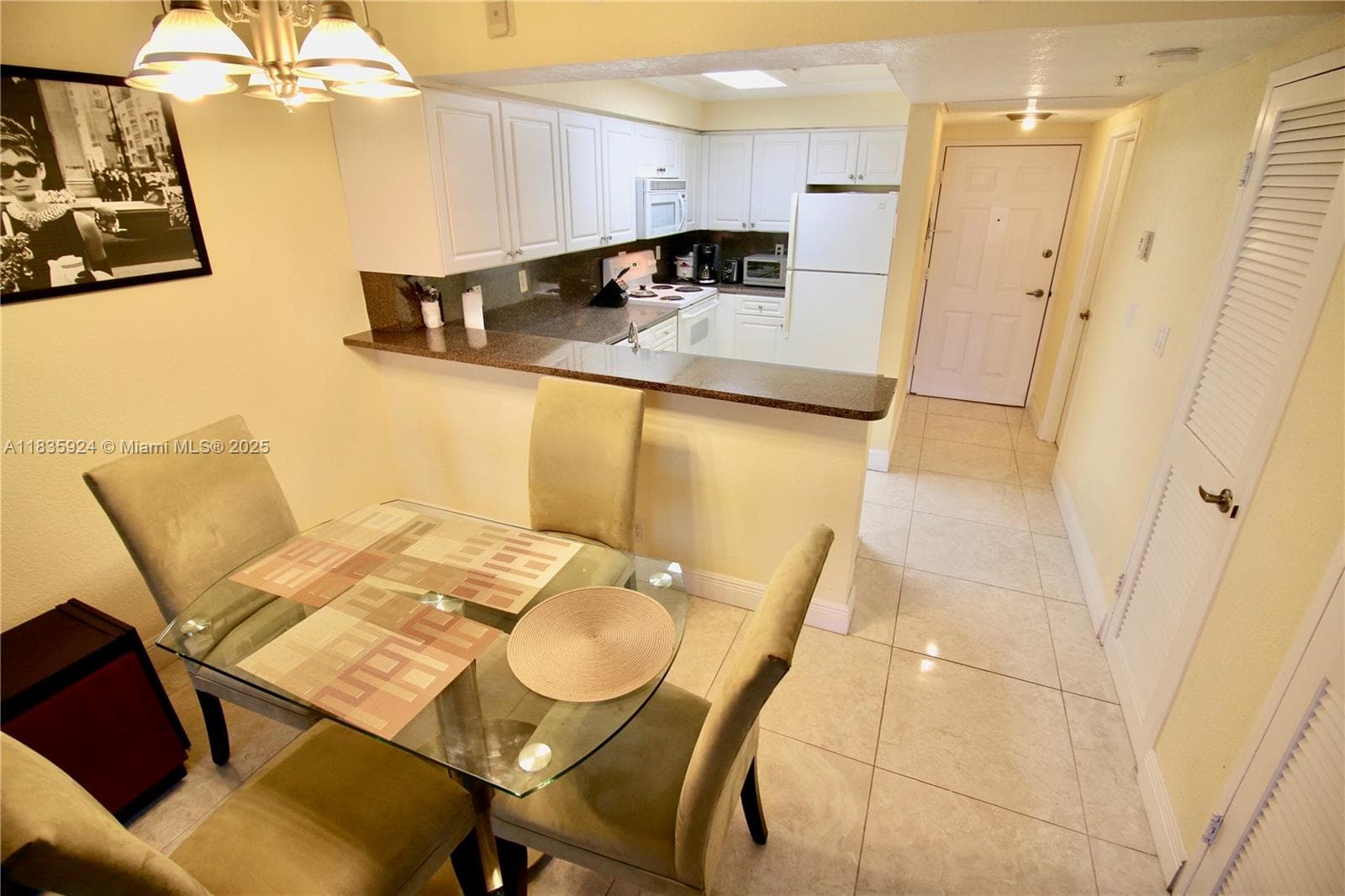2501 S Ocean Dr 427 photo 6