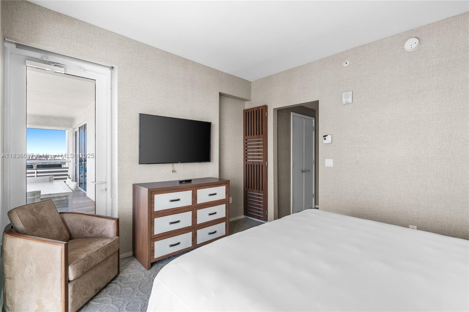 551 N Fort Lauderdale Beach Blvd R2205 photo 9