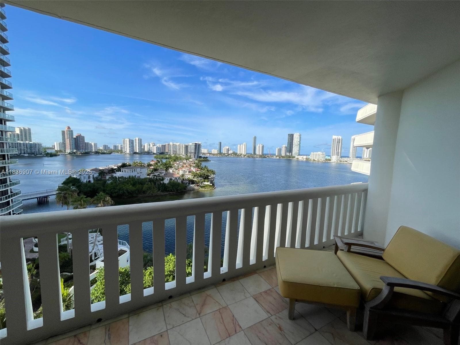 3000 Island Blvd 1103 photo 13