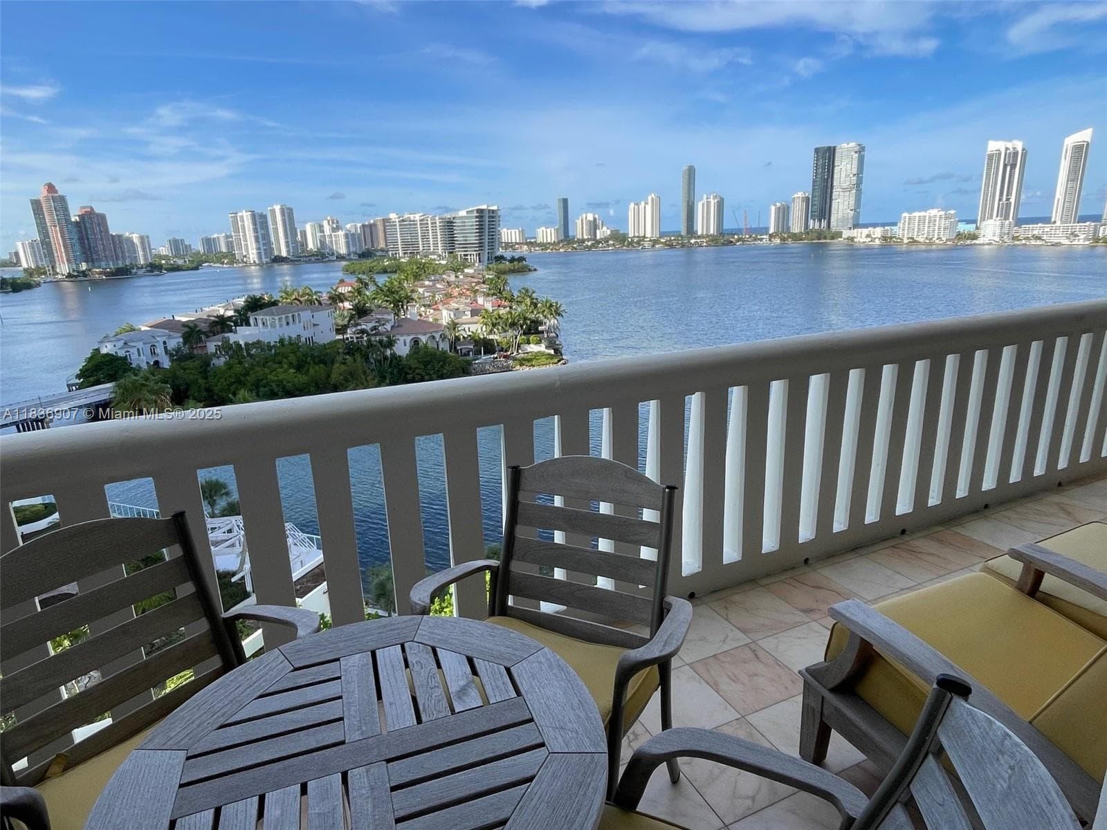 3000 Island Blvd 1103 photo 17
