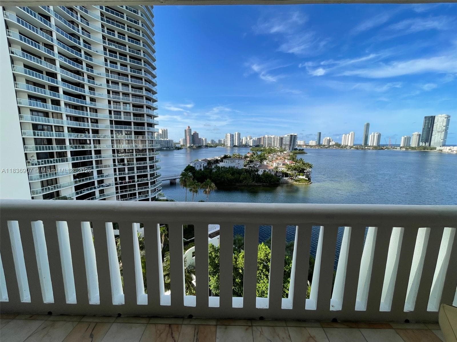 3000 Island Blvd 1103 photo 12