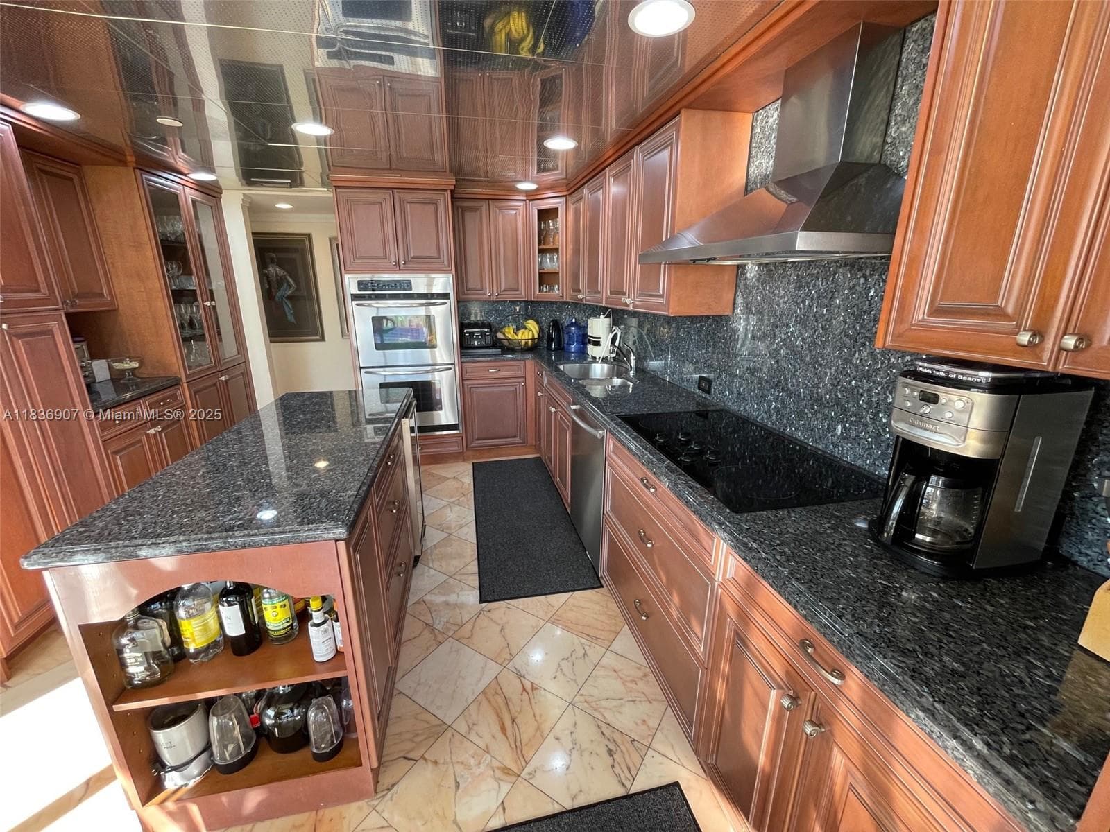 3000 Island Blvd 1103 photo 20