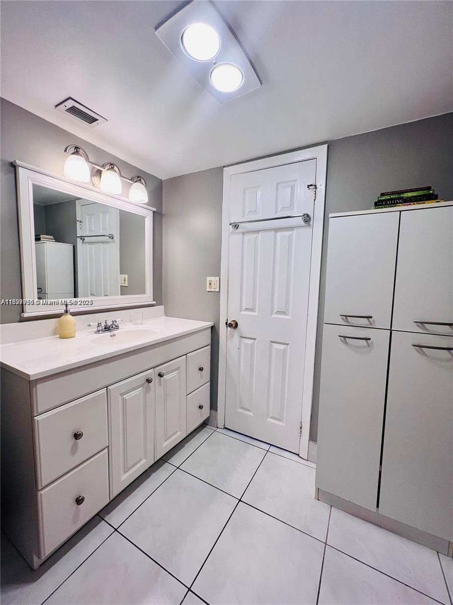 2780 NE 183rd St 2015 photo 15