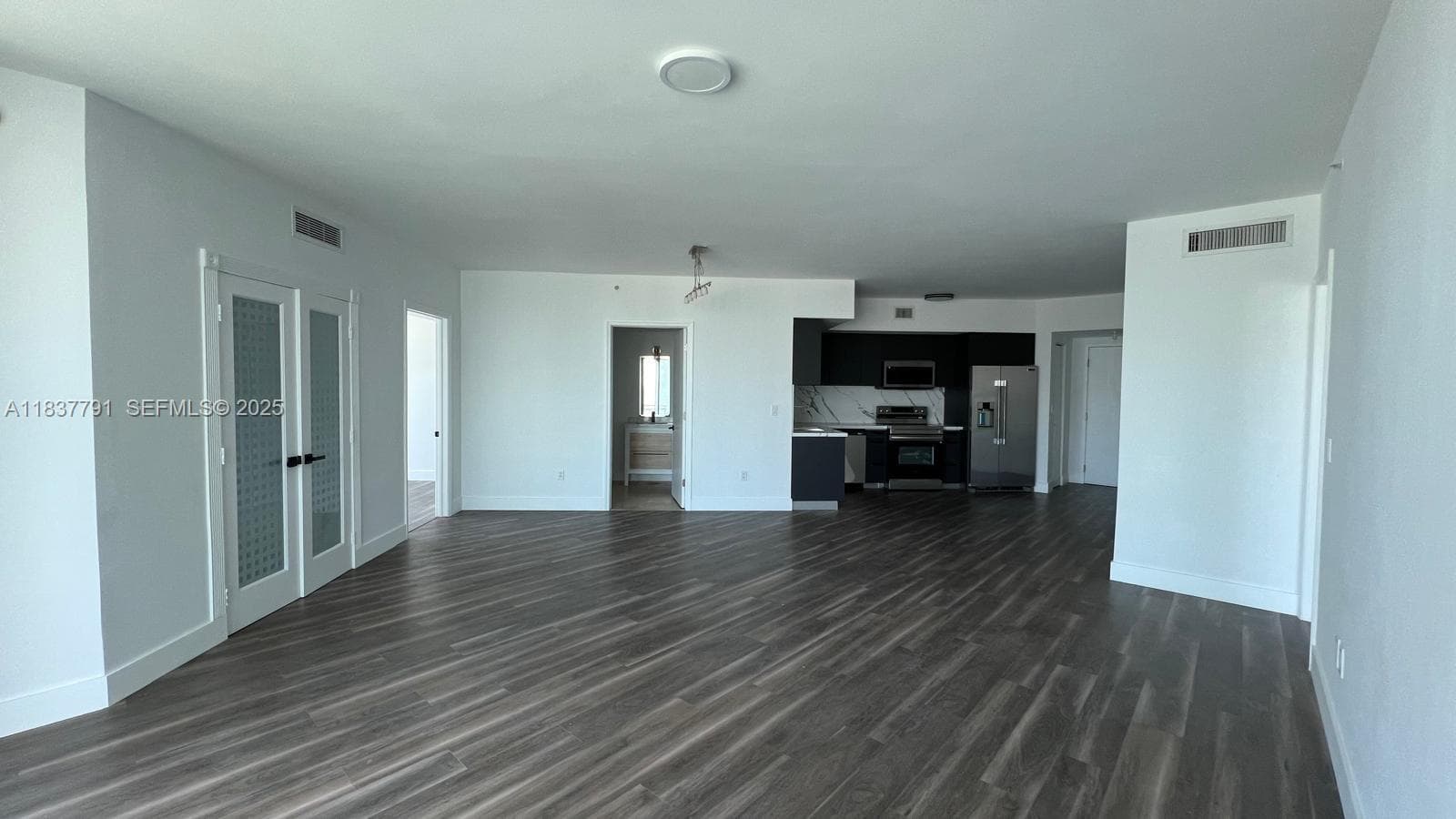350 S Miami Ave 2401 photo 5