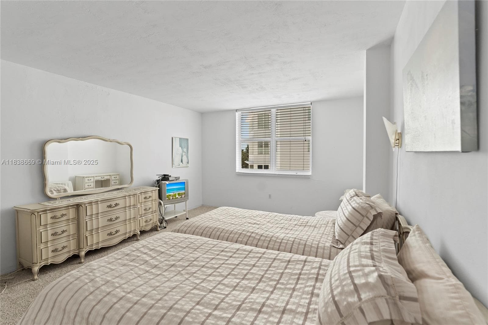 5001 Collins Ave 4G photo 24